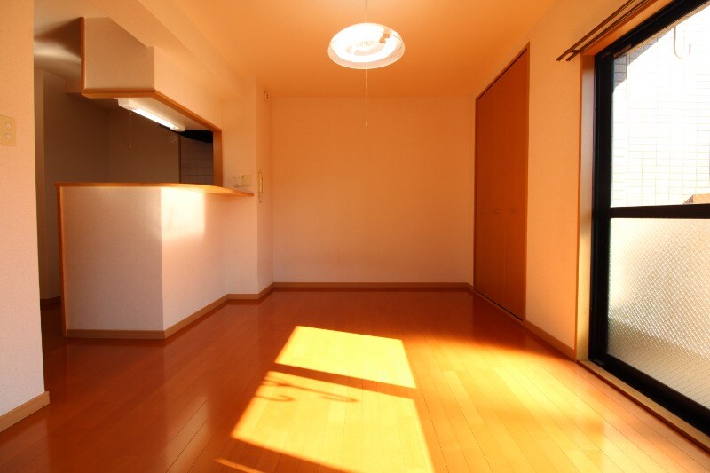 物件内観写真4　(今掲載しておりますお写真は同タイプの202号室になります。)