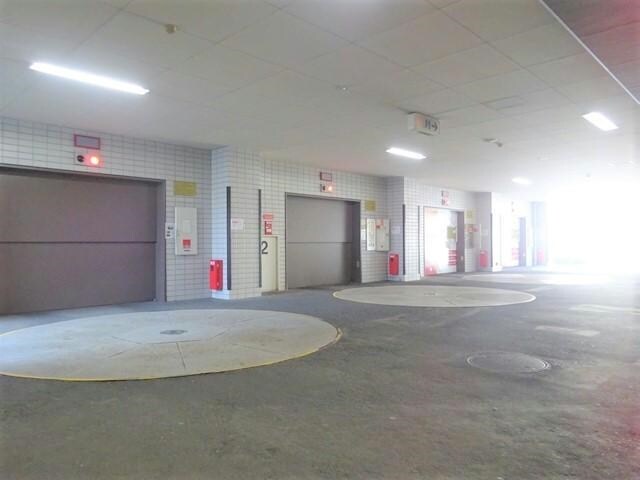 物件外観写真3　(駐車場)