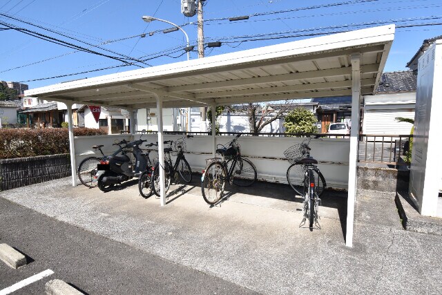 物件外観写真3　(駐輪場)