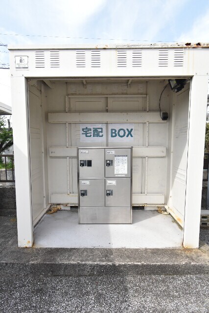 物件外観写真4　(宅配ボックス)