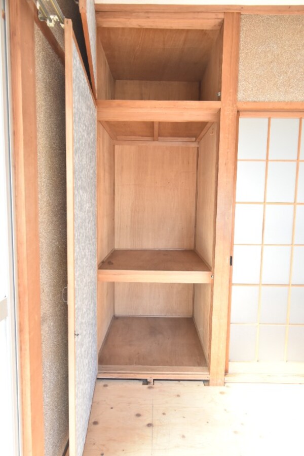 収納(和室6帖側)