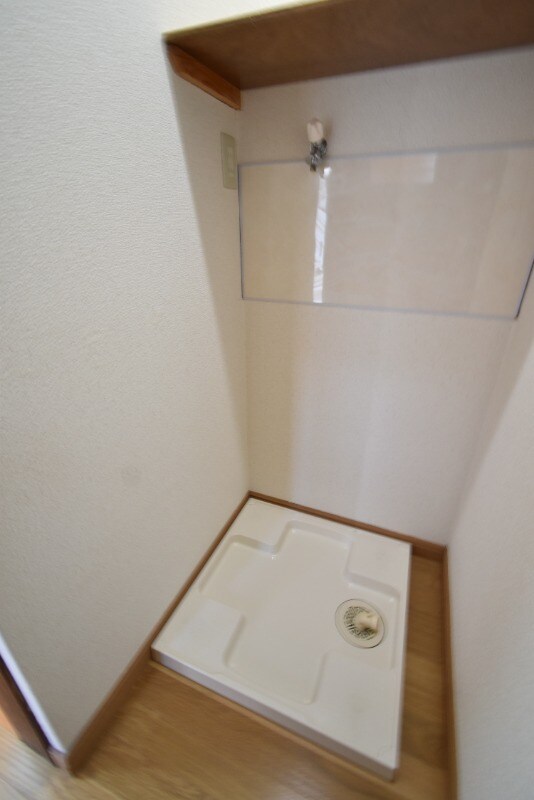 物件内観写真18　(洗濯機置き場)