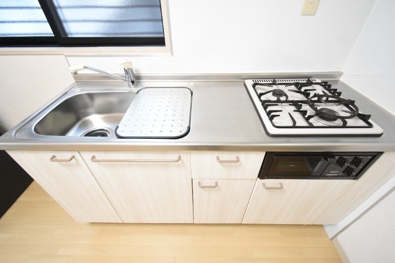 物件内観写真10　(シンク・ガスコンロ・グリル)