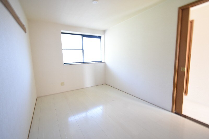 物件内観写真9　(玄関側)