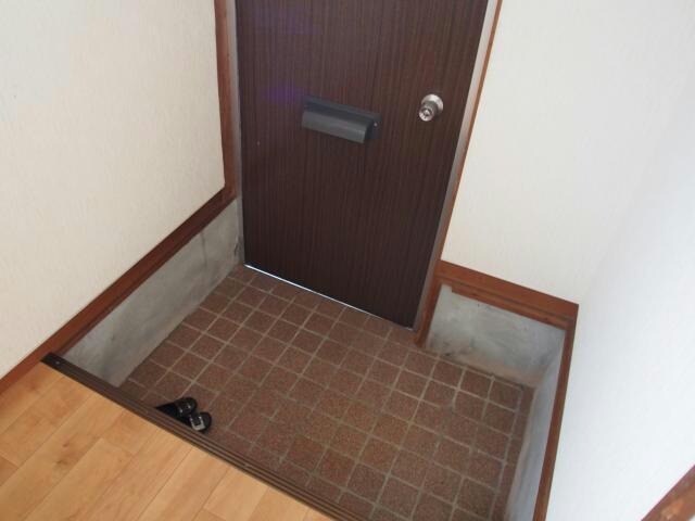 物件内観写真7　(玄関)