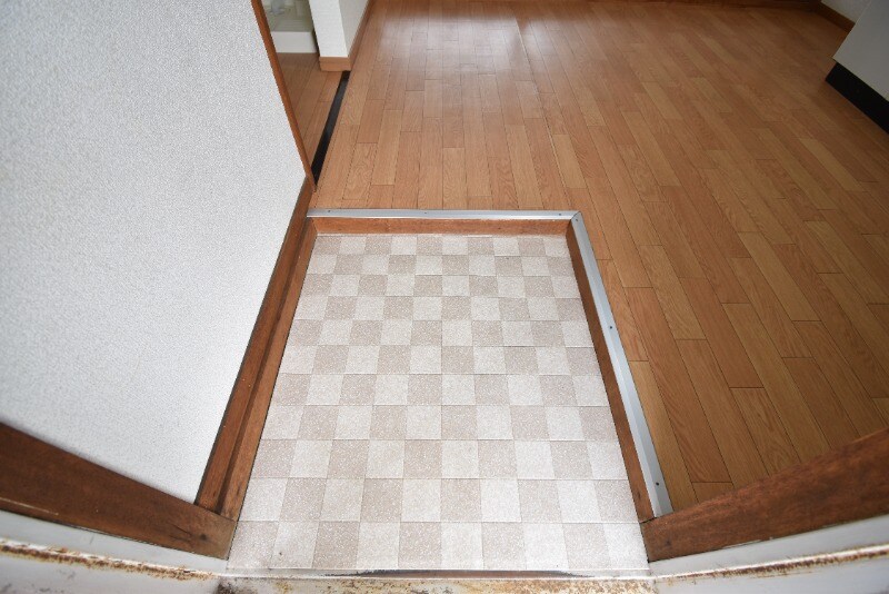 物件内観写真13　(玄関)