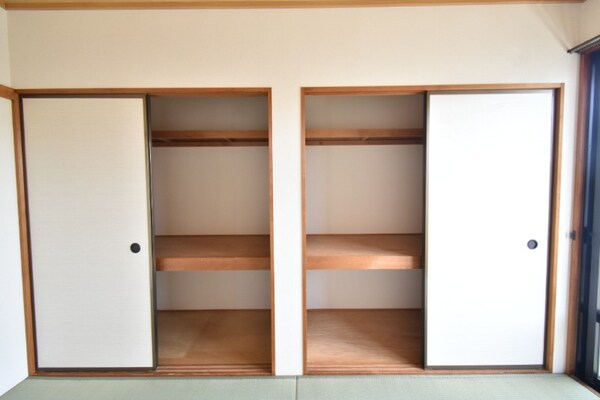 収納(和室側押入)