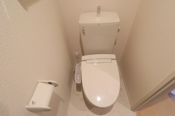 物件内観写真9　(温水洗浄暖房便座)