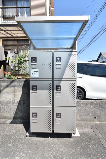物件外観写真2　(宅配ボックス)