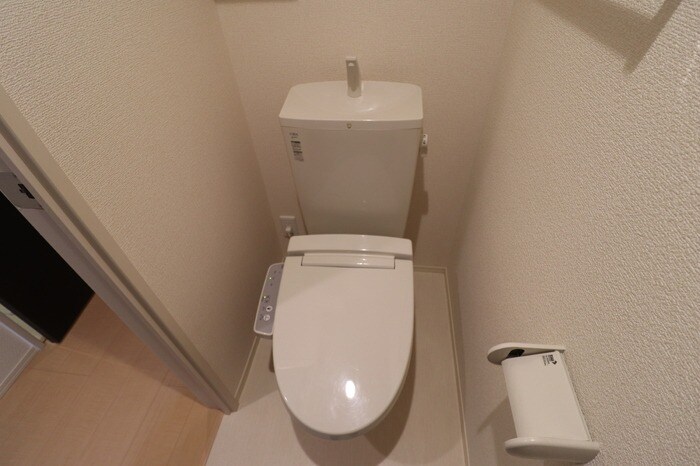 物件内観写真9　(温水洗浄暖房便座)