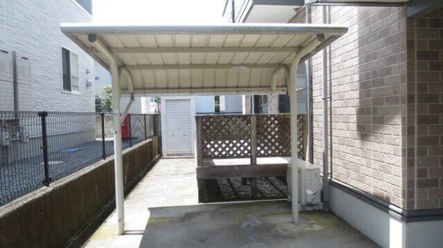 物件外観写真3　(駐輪場)