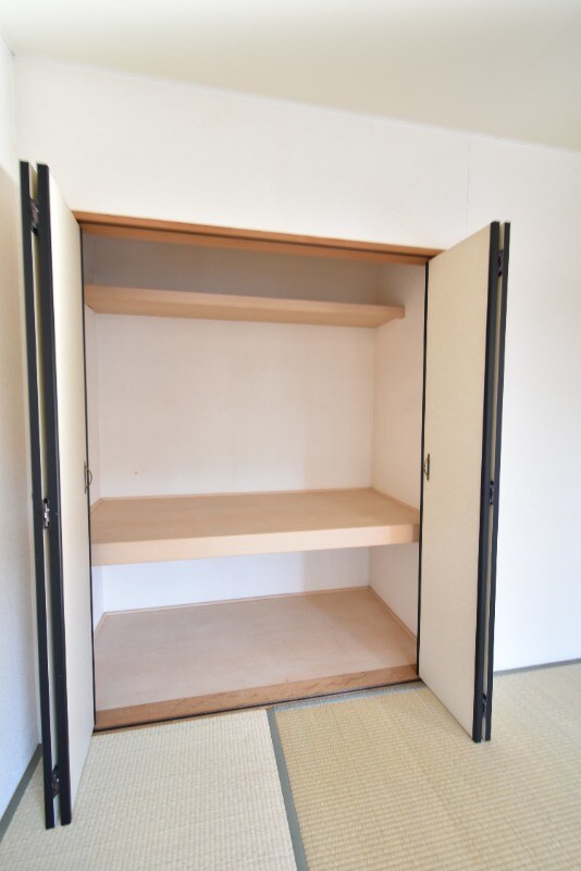 物件内観写真19　(押入)