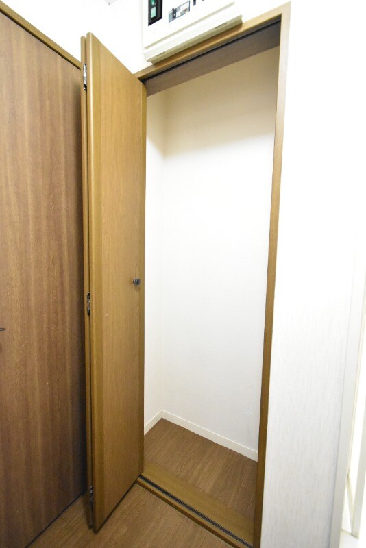 物件内観写真21　(物入)