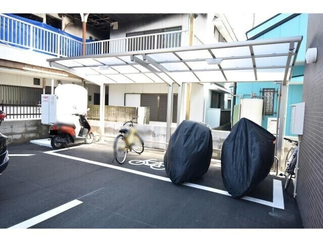 物件外観写真3　(駐輪場)