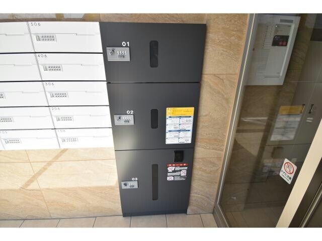 物件外観写真4　(郵便受け・宅配ボックス)