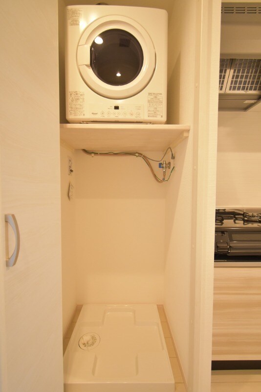 物件内観写真23　(衣類乾燥機・洗濯機置場)
