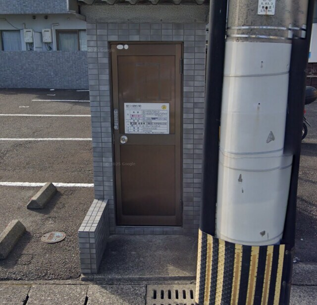 物件外観写真3　(専用ごみ置き場)