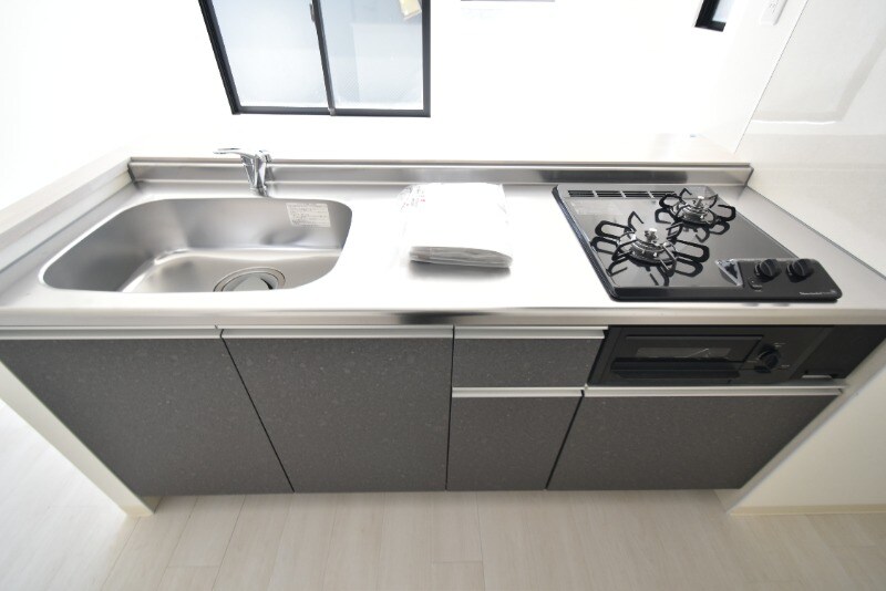 物件内観写真15　(シンク・ガスコンロ・グリル)