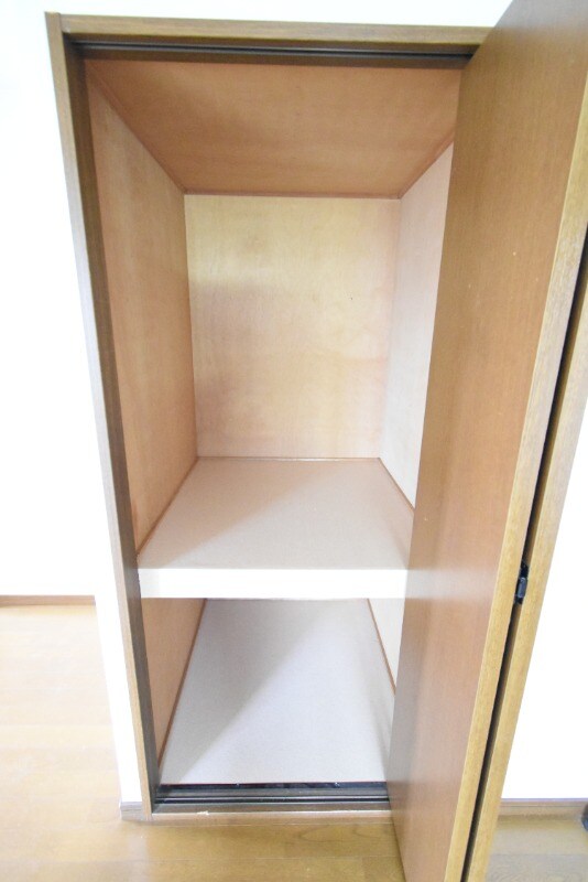 物件内観写真20　(物入れ)