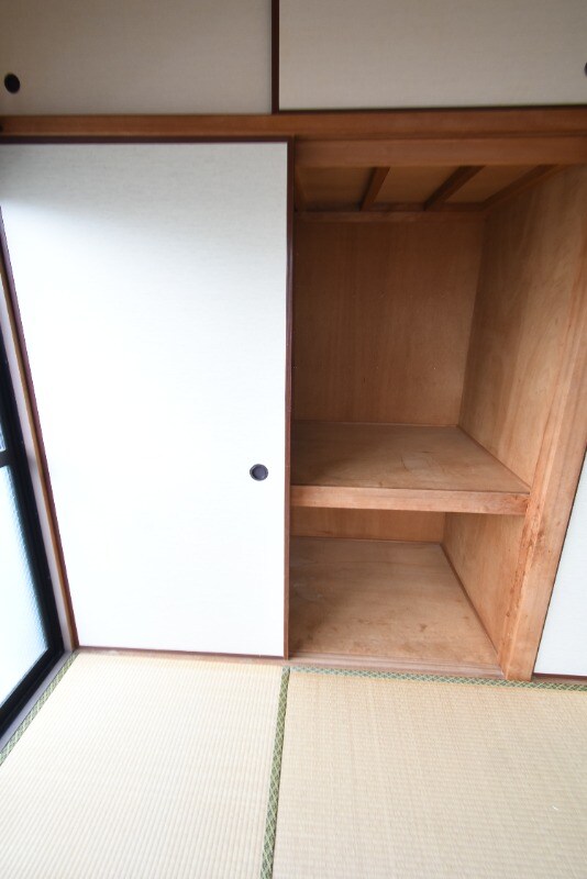 物件内観写真23　(押入)