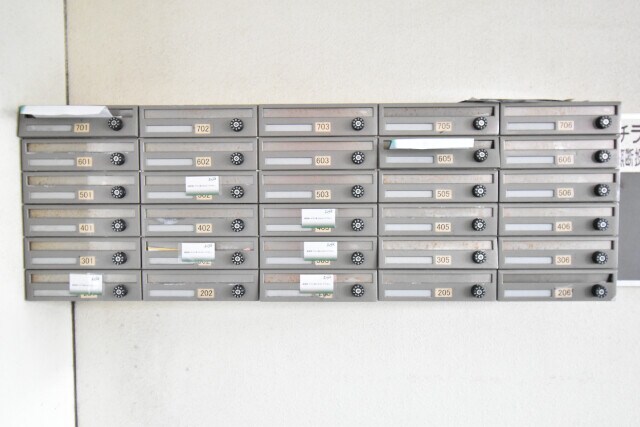 物件外観写真4　(集合郵便受け)