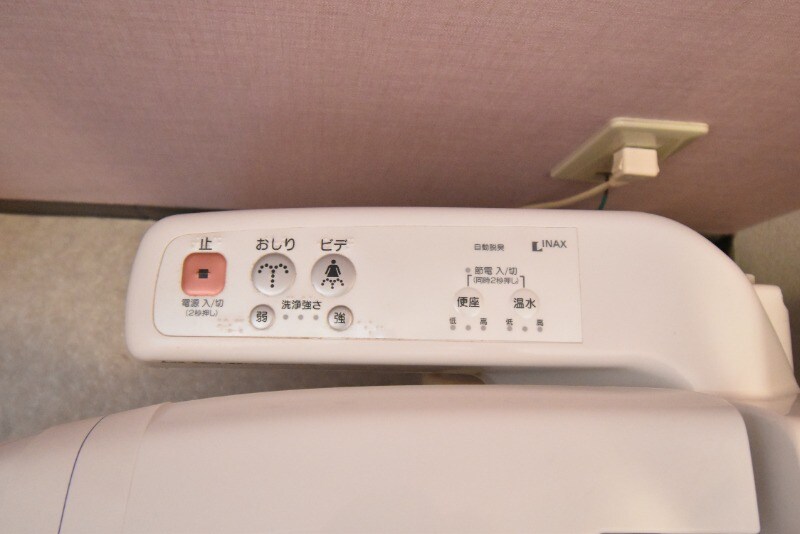 物件内観写真18　(温水洗浄暖房便座)