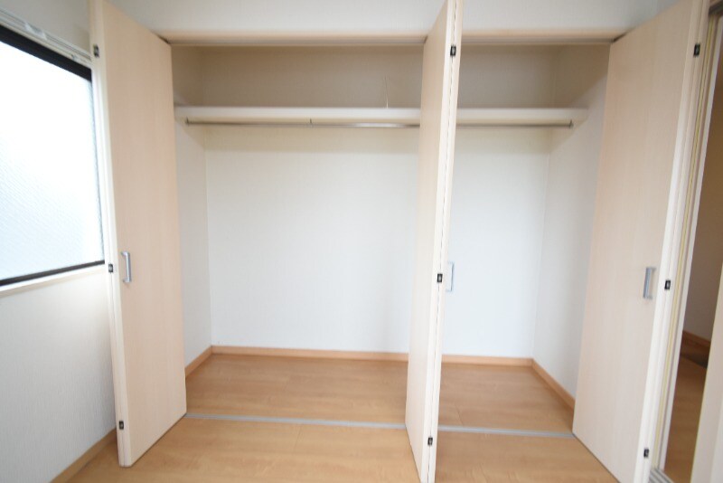 物件内観写真16　(クローゼット（洋室側）)