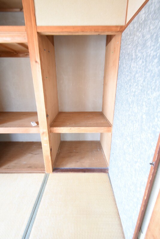 物件内観写真12　(押入)