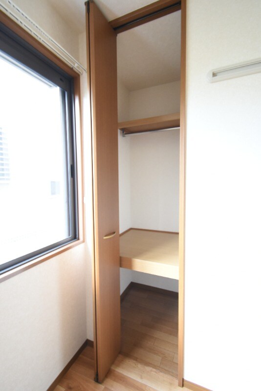 物件内観写真20　(物入)