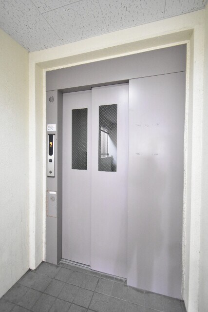 物件外観写真6　(エレベーター)