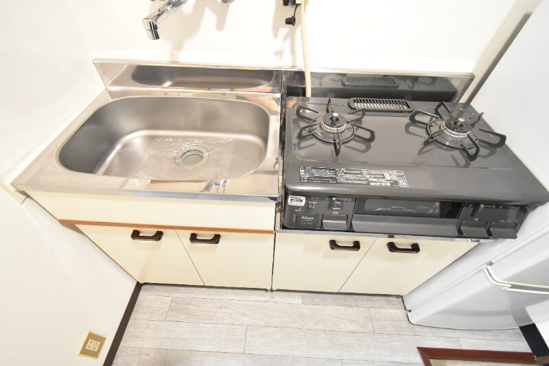 物件内観写真7　(シンク・コンロ・グリル)