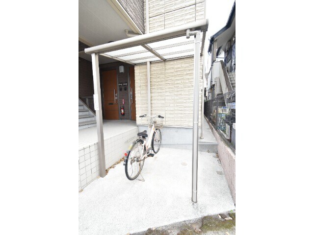 物件外観写真3　(駐輪場)