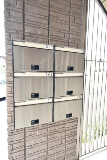 物件外観写真4　(集合郵便受け)