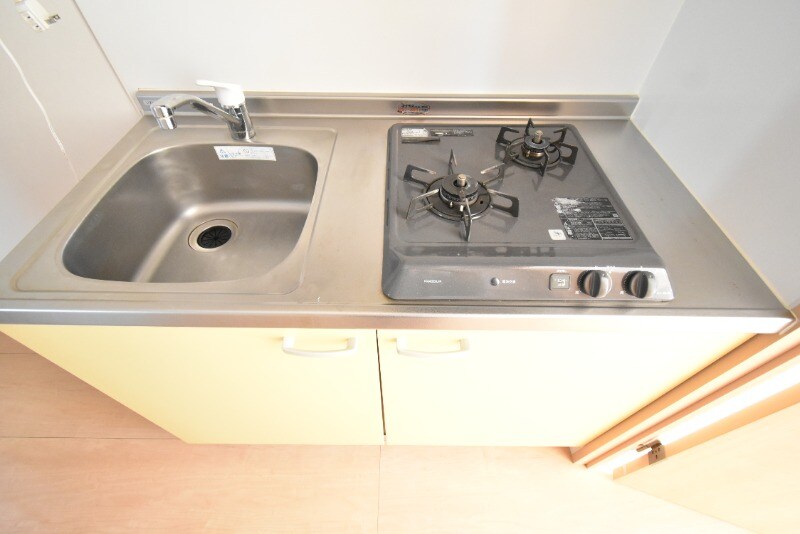物件内観写真9　(シンク・ガスコンロ)