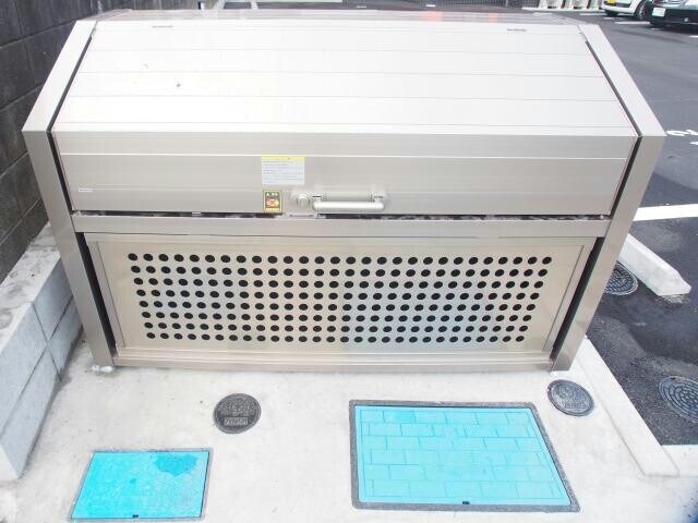 物件外観写真6　(専用ゴミ置き場)