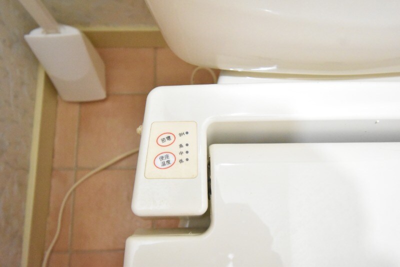 物件内観写真17　(暖房便座)