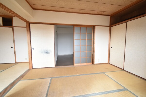 和室（ダイニング側）