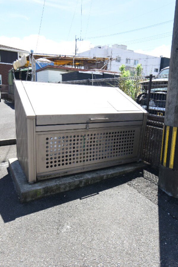 敷地内ゴミ置き場