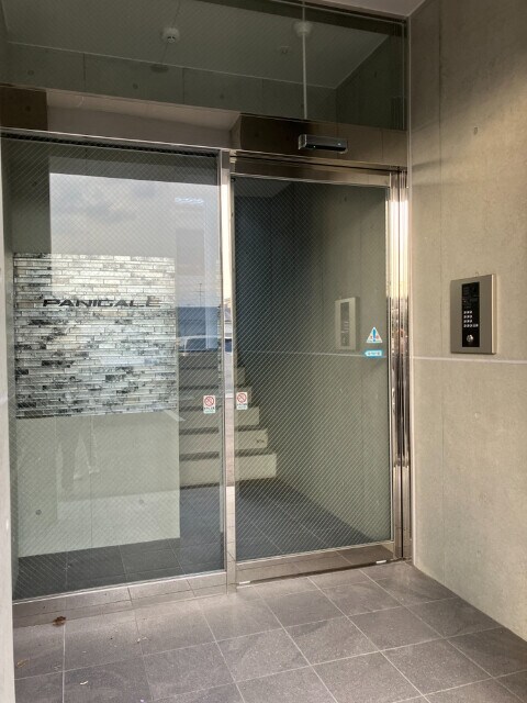 物件外観写真4　(オートロック)