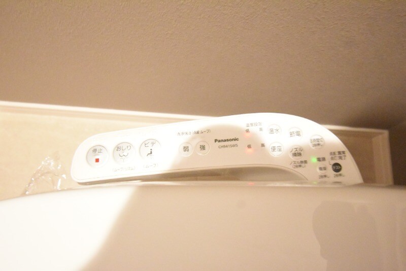 物件内観写真17　(温水洗浄暖房便座)