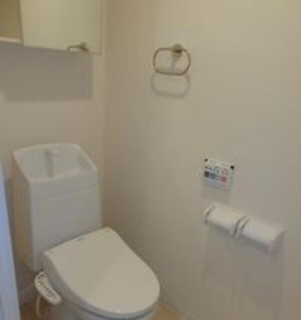 トイレ(温水洗浄暖房便座)