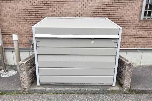 敷地内ごみ置き場
