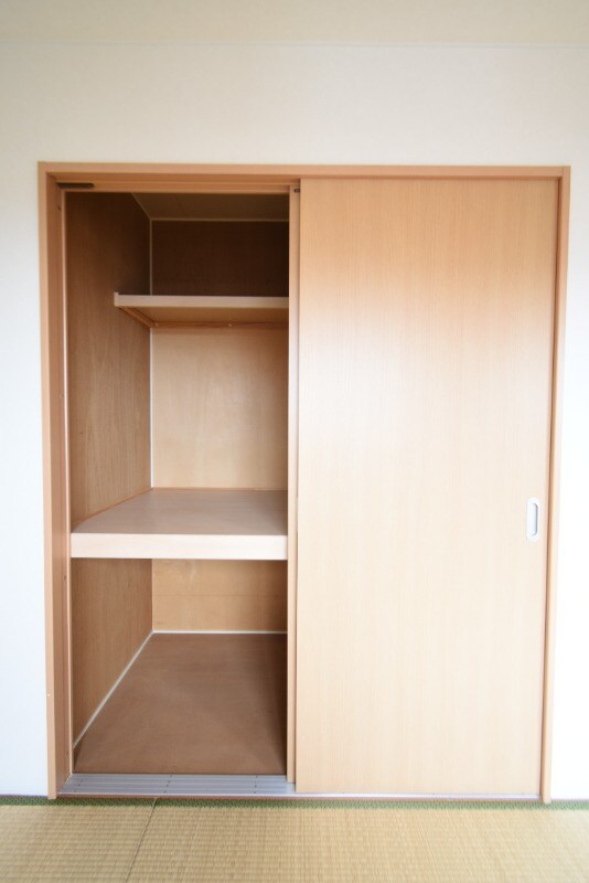 物件内観写真23　(押入)