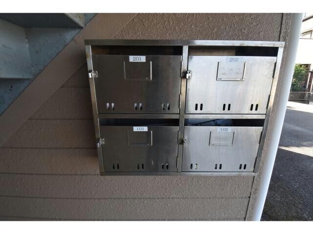 物件外観写真4　(集合郵便受け)