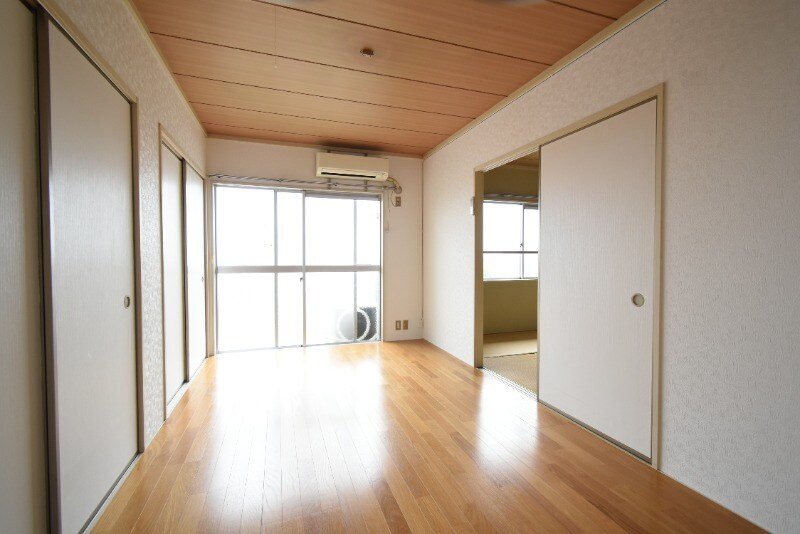 物件内観写真3　(洋室)