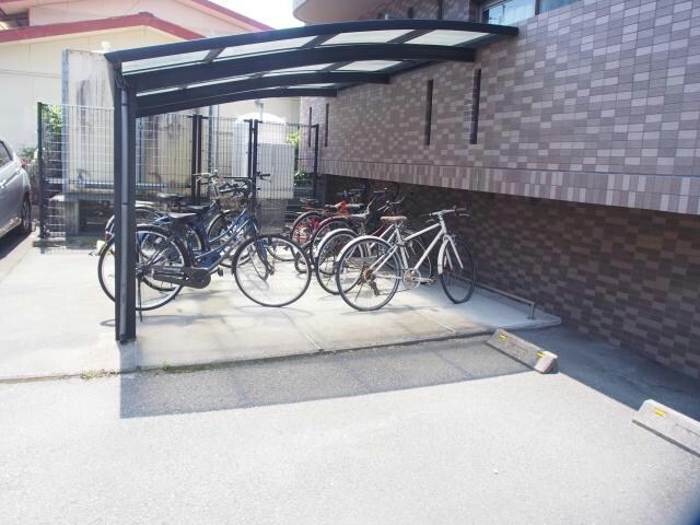 物件外観写真4　(駐輪場)