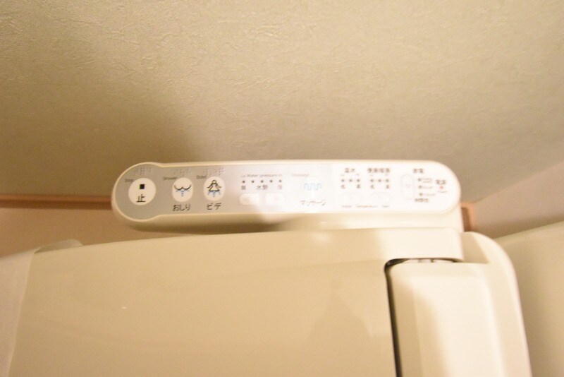 物件内観写真13　(温水洗浄暖房便座)