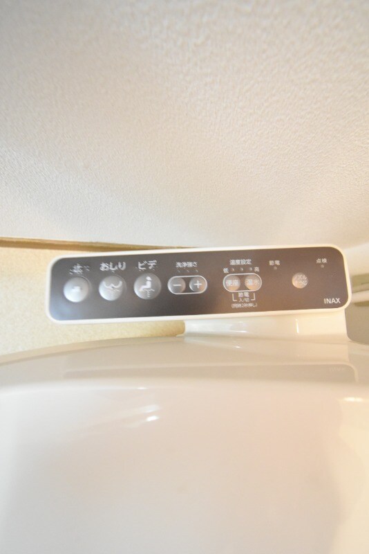 物件内観写真12　(温水洗浄暖房便座)