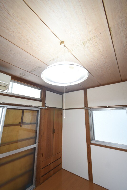 物件内観写真19　(居室照明)
