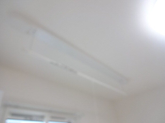 物件内観写真17　(室内物干し)